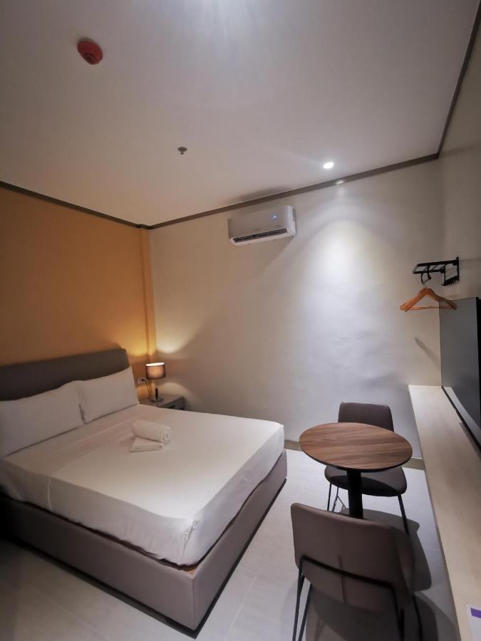 Yes Hotel Imus Cavite Exterior photo