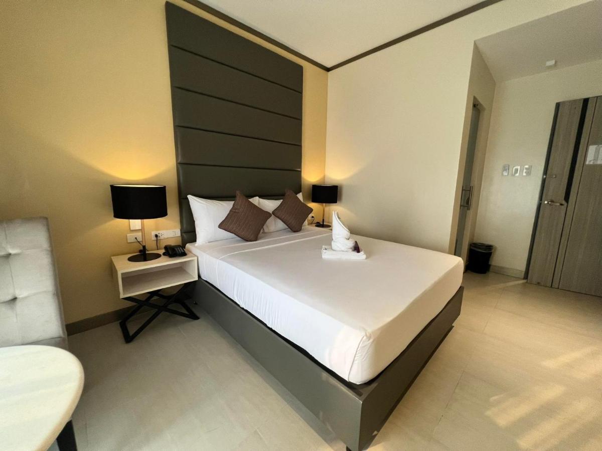 Yes Hotel Imus Cavite Exterior photo